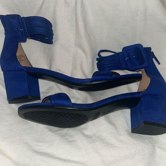 Like New Aerosoles Heels - Picture 9 of 15